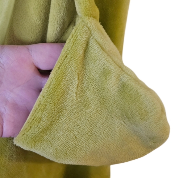 Dr. Seuss The Grinch Hooded Throw Blanket w/ Hand Pockets Soft Plush 30x50" - Picture 4 of 7